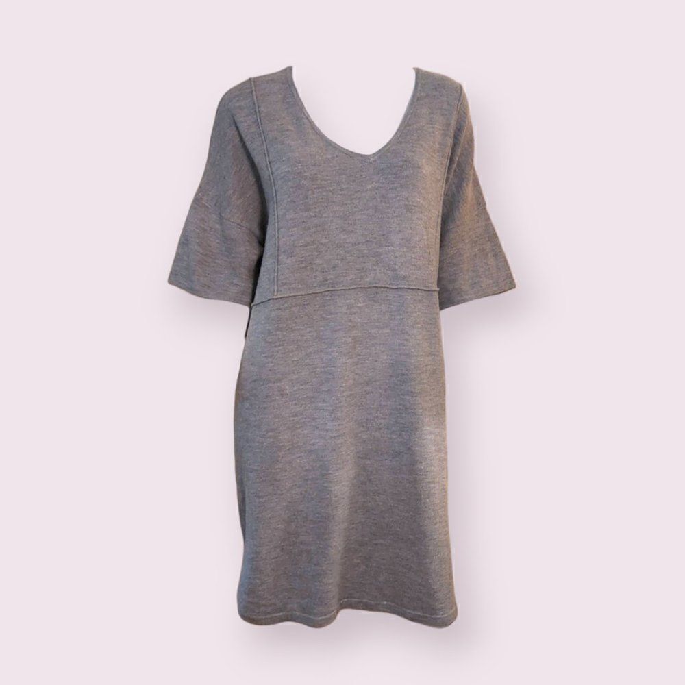 French Connection V-Neck Dress in Gray with Short Sleeves Size Medium